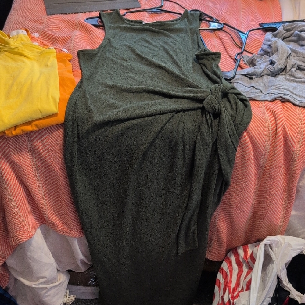 Ava & Viv Olive Sleeveless Top
